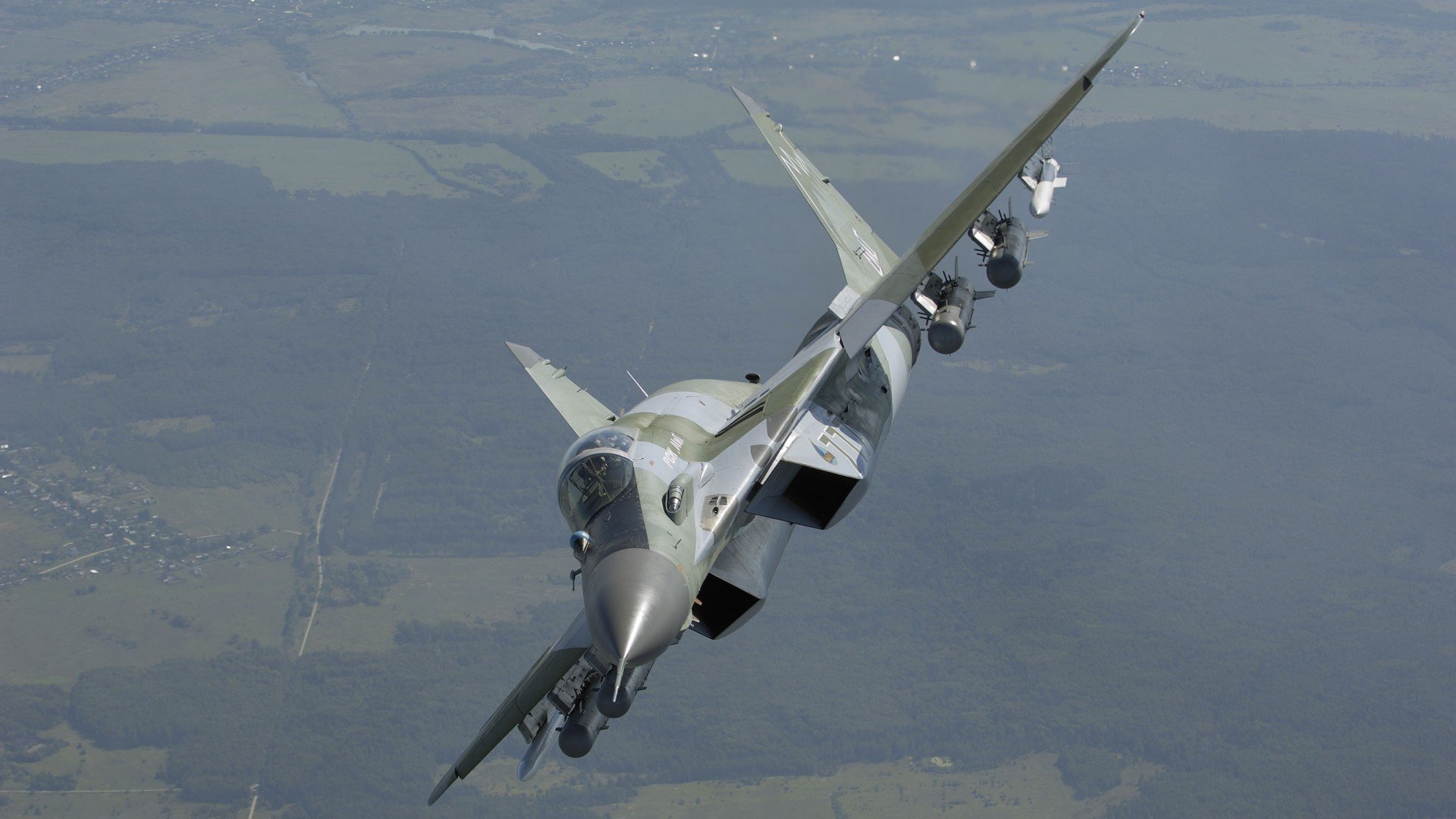 虚实交织的绿茵传奇,欧冠决赛中的黄蜂战术收割开拓者精神